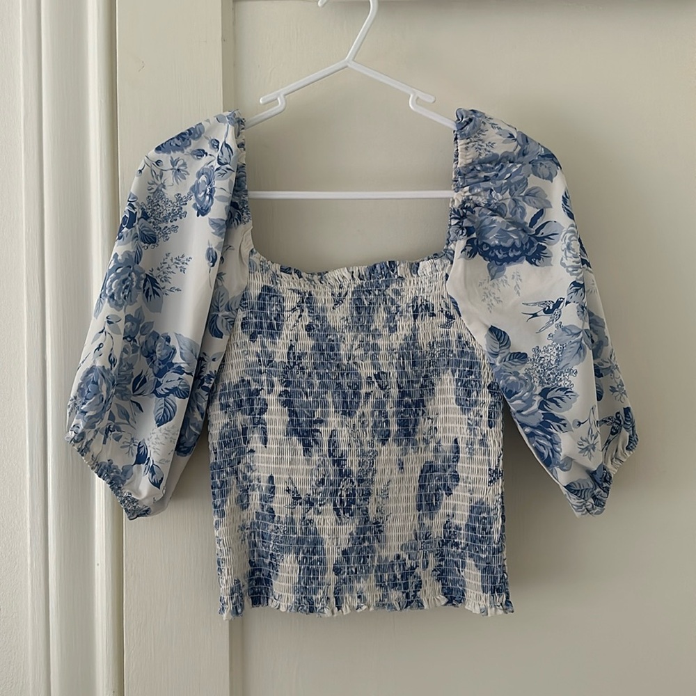 Sunday Up blue floral top